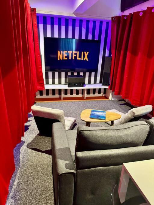 Experience Cinema Immersif Dans Appartement Renove Pres De Montmartre Paris Luaran gambar